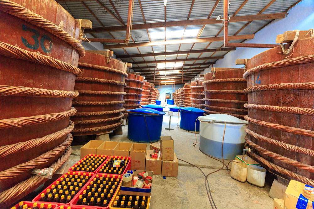 מפעל רוטב דגים בפו קוק